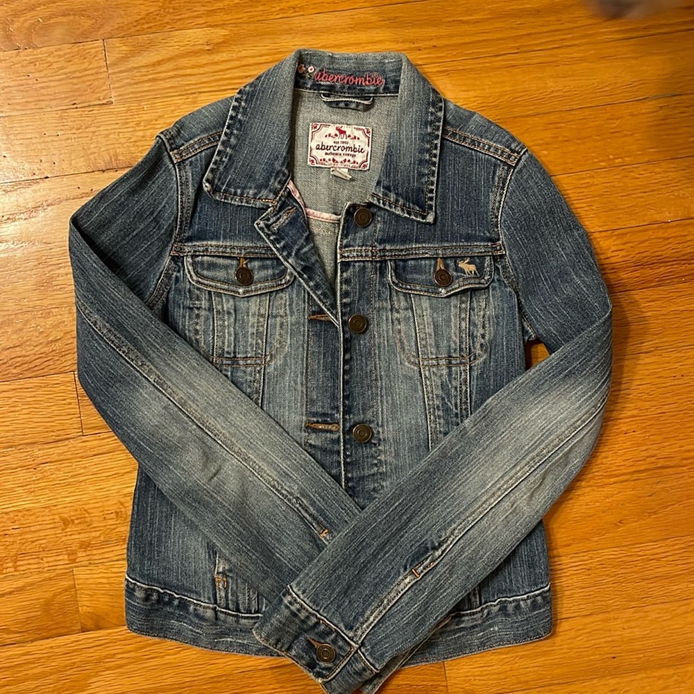 Abercrombie authentic vintage Jean Jacket Size Small